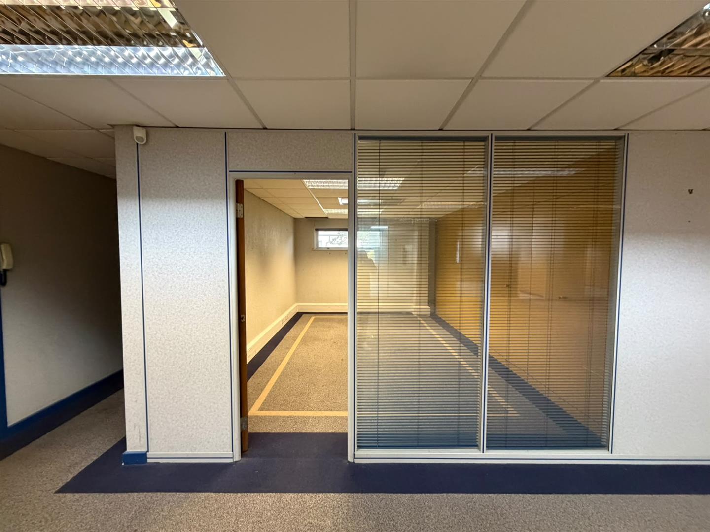 16, Hilton Square Pendlebury, Manchester, photo 2